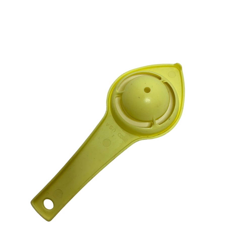 Vintage EKCO USA Yellow Plastic Egg Separator Kitchen Tool Retro Gadget 6.5" - Picture 2 of 3